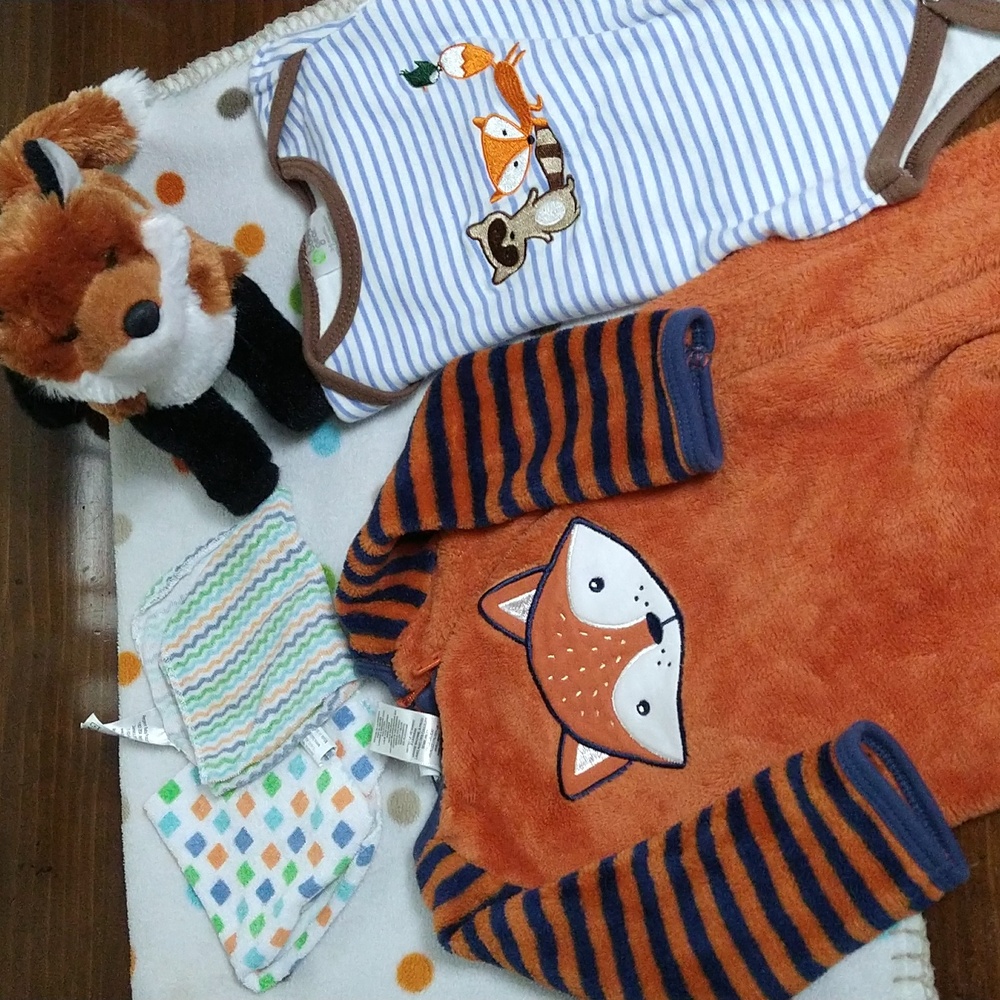 7 Items Little Me & More Fox Baby Themed, Blanket and Towel, Clothing Set - Picture 4 of 16